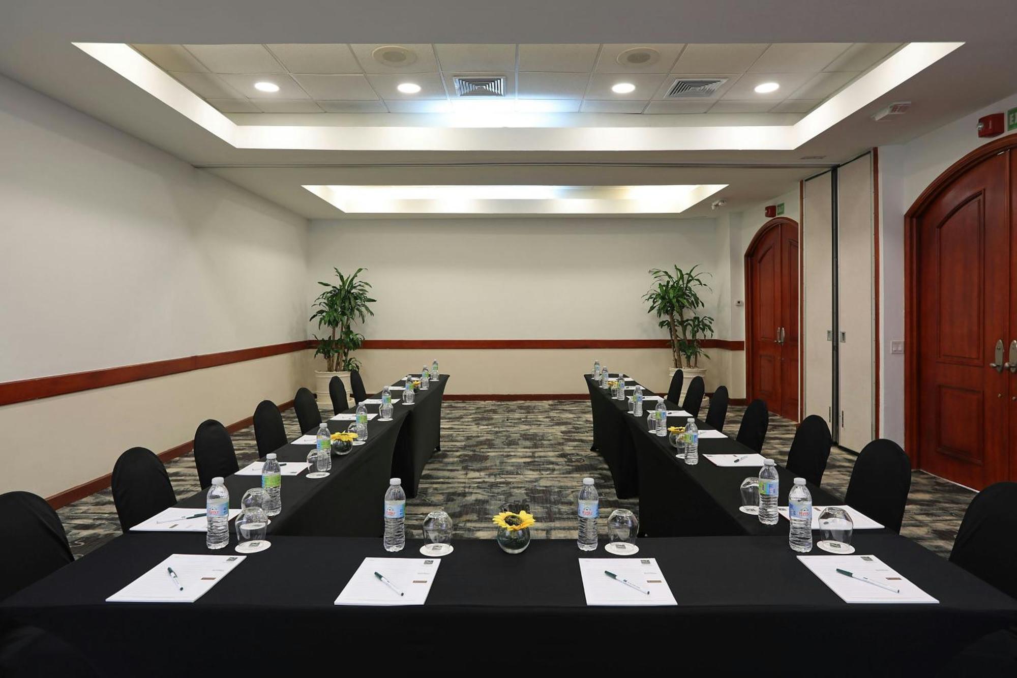 Four Points By Sheraton Saint-Domingue Extérieur photo